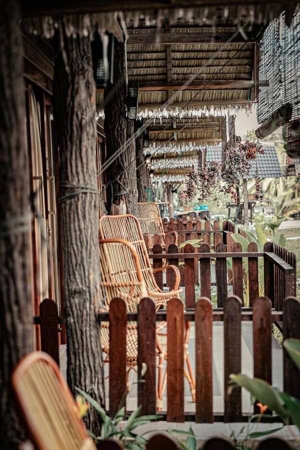 Nipoh Beach Cottage Kijal Ngoại thất bức ảnh